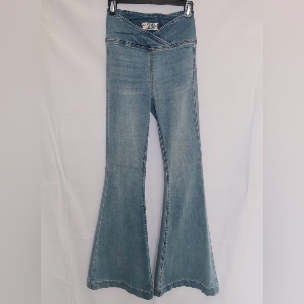 Free People Flare Jeans Size 25 – High Rise Boho Bell Bottom Light Wash Denim